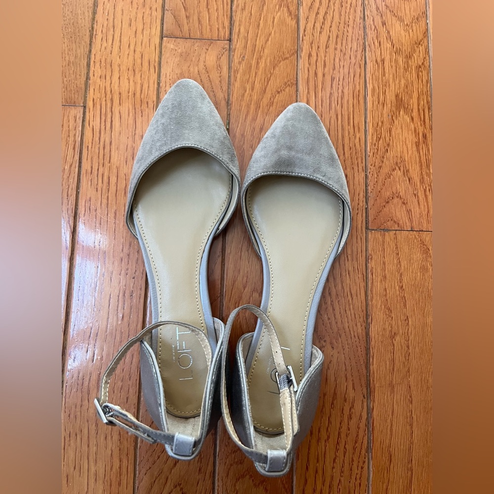 LOFT Women's Tan Suede Flats
